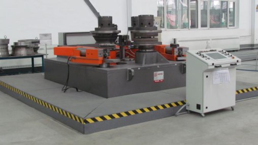 Máy uốn cuộn CNC lớn